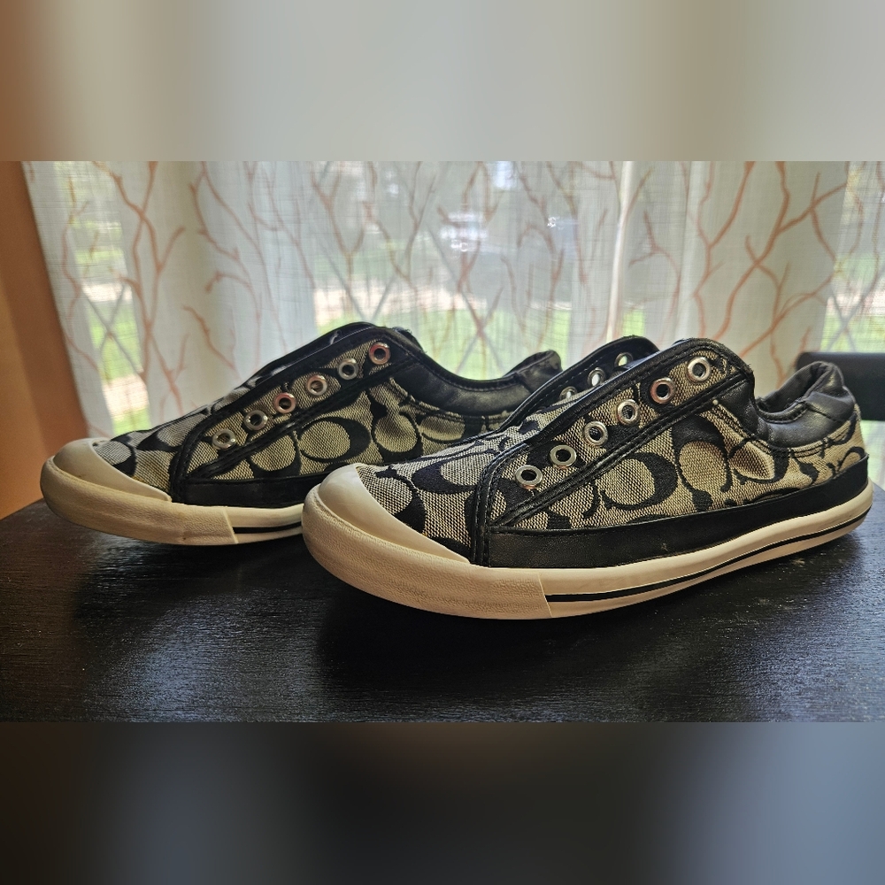 Coach Black, Gray Size 7m.5 Slip On Sneaker